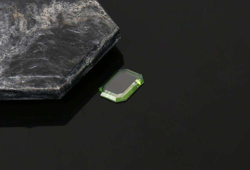 Multi sided cutting (diamond cut) sapphire glass dial